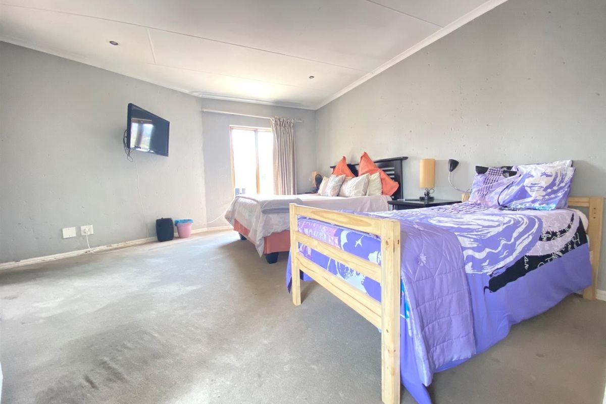 Apartment For Sale in Buurendal, Germiston - Photo 4