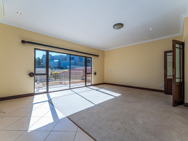 Luxury 8 Bedroom Property in Dainfern Golf Estate - Photo 4