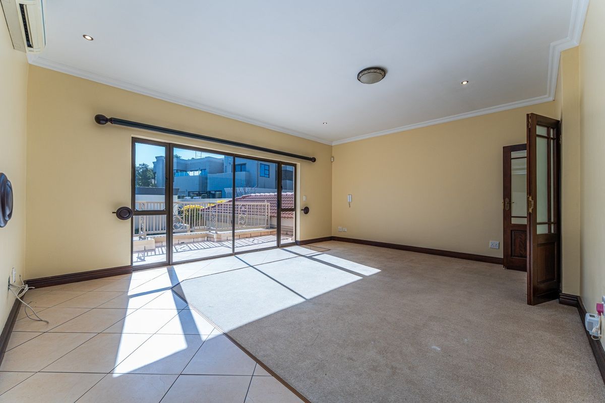 Luxury 8 Bedroom Property in Dainfern Golf Estate - Photo 4