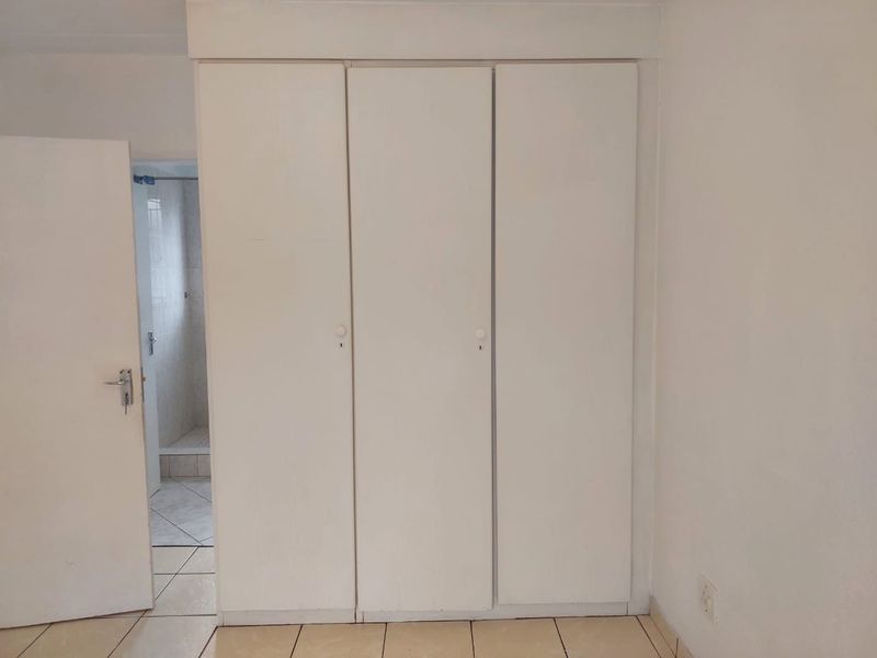 Townhouse To Rent in Parkdene Boksburg - Photo 7