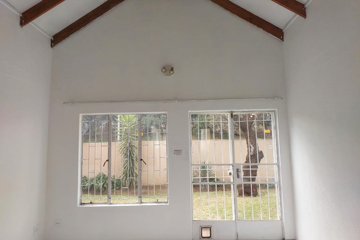 Townhouse To Rent in Parkdene Boksburg - Photo 4