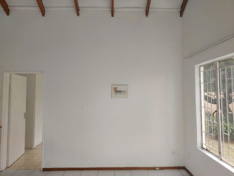 Townhouse To Rent in Parkdene Boksburg - Photo 3
