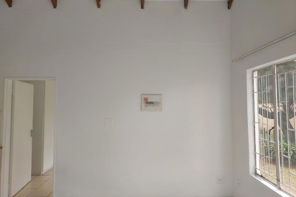 Townhouse To Rent in Parkdene Boksburg - Photo 3