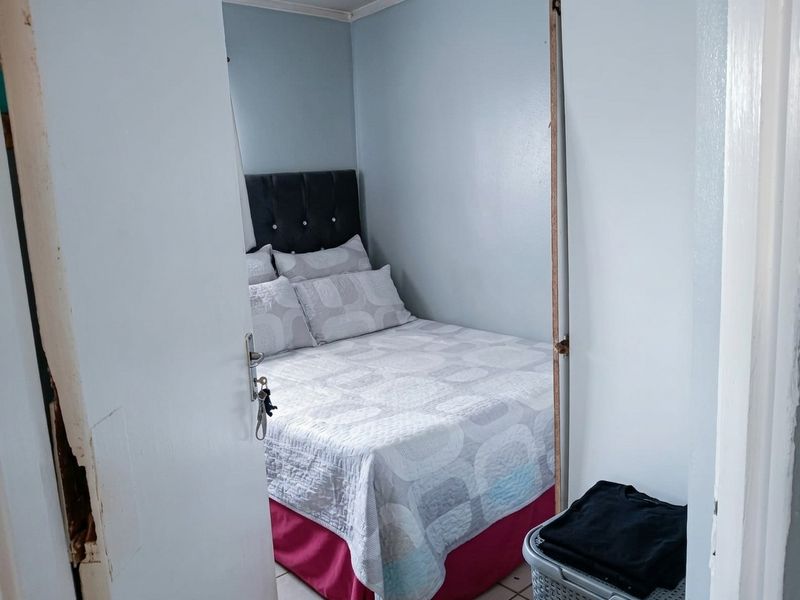Spacious 4 Bedroom Investment Apartment in Southernwood - Photo 8