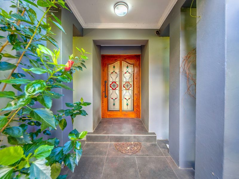 Unique 4 bedroom home in Craighall - Photo 5