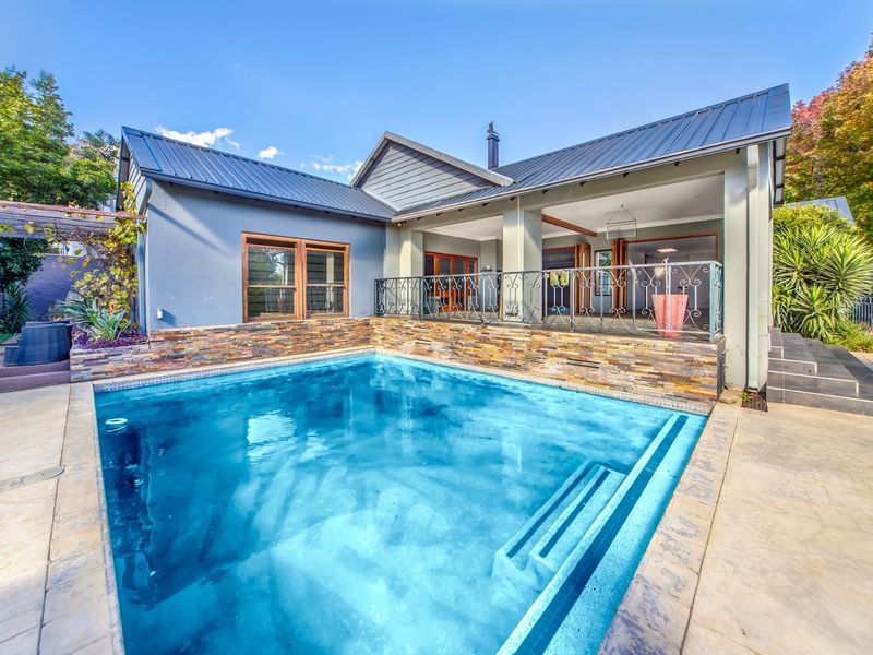 Unique 4 bedroom home in Craighall - Photo 2