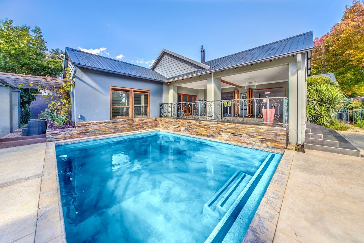 Unique 4 bedroom home in Craighall - Photo 2