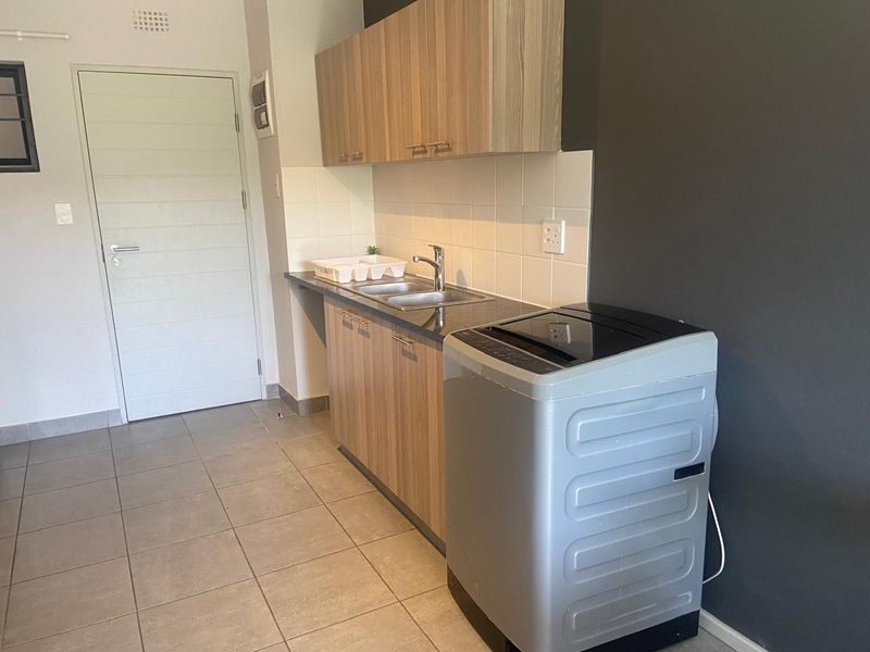 Apartment To Rent in Umbogintwini, Amanzimtoti, KwaZulu Natal - Photo 5