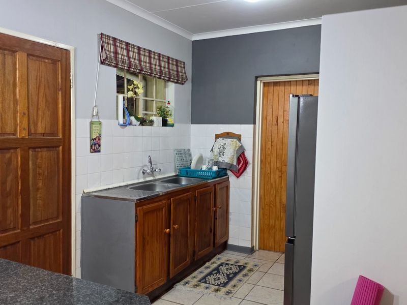 A Home That Works Even When the Grid Doesn’t - Photo 5