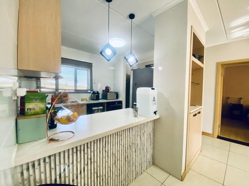 2-BEDROOM 2-BATHROOM 2- CAR PARK Apartment  For Sale in Midrand - Photo 10