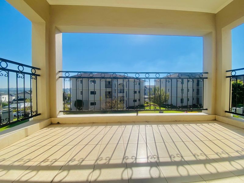 2-BEDROOM 2-BATHROOM 2- CAR PARK Apartment  For Sale in Midrand - Photo 3