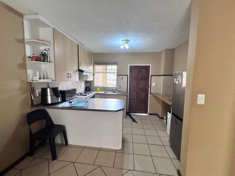 Charming 2 bedroom apartment available in wonderpark estate - Photo 6