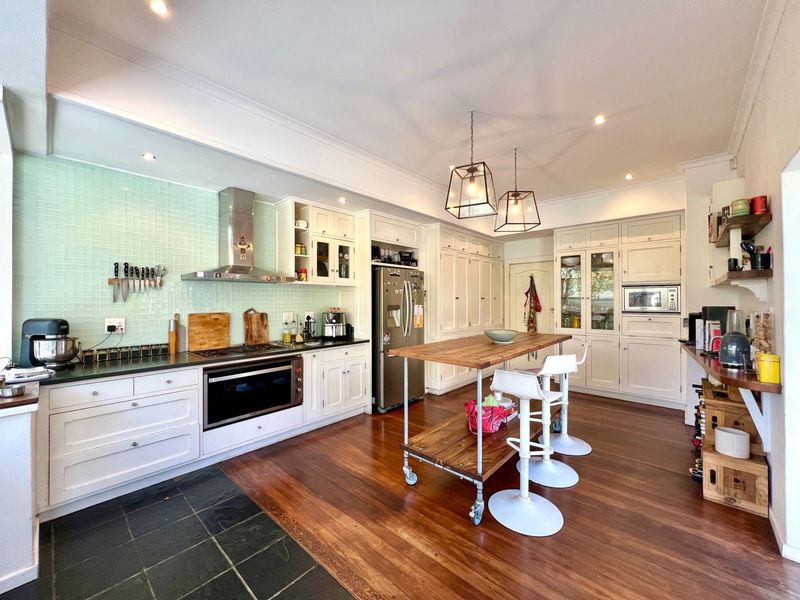 3 Bed Family House To Rent in Parktown North, Johannesburg - Photo 10