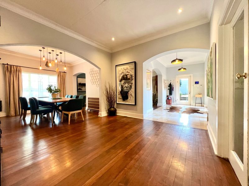 3 Bed Family House To Rent in Parktown North, Johannesburg - Photo 4