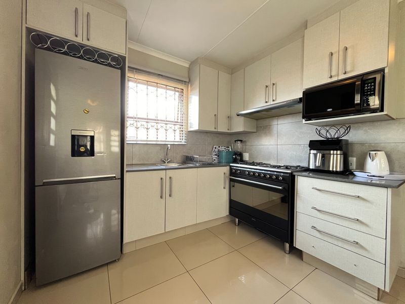 Home To Rent in Dawn City, Boksburg - Photo 2