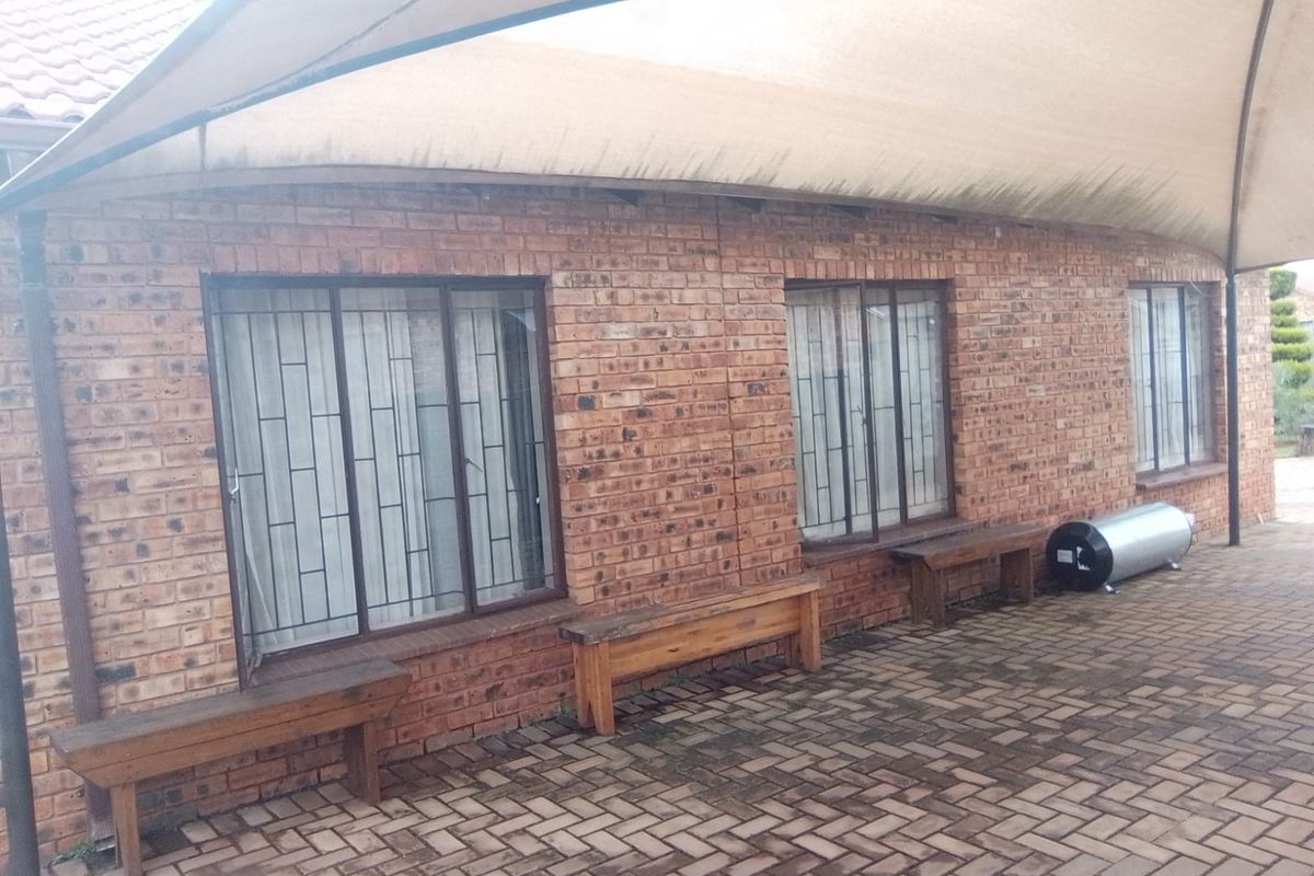 House To Rent in Protea Glen, Soweto - Photo 2