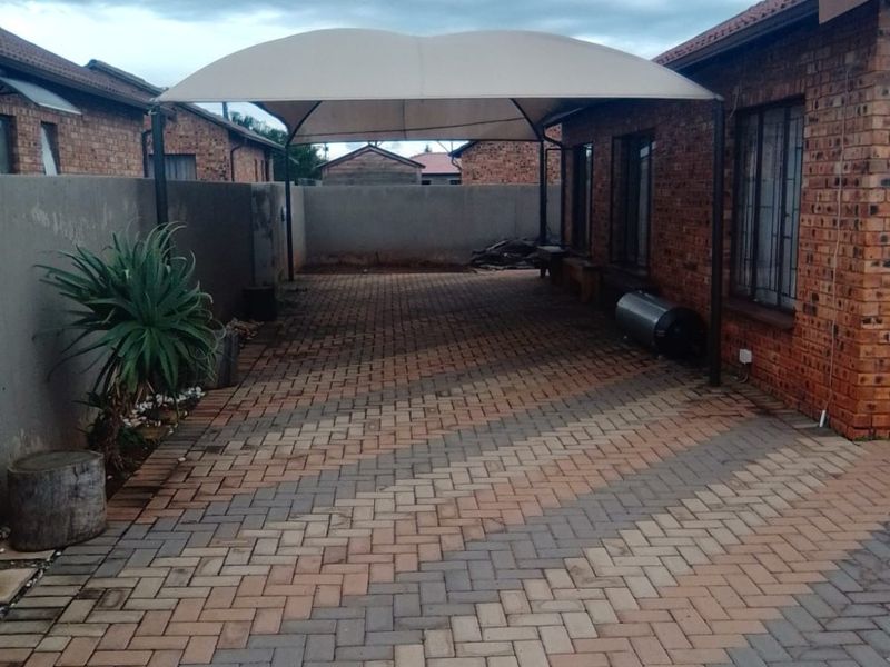 House To Rent in Protea Glen, Soweto - Photo 3