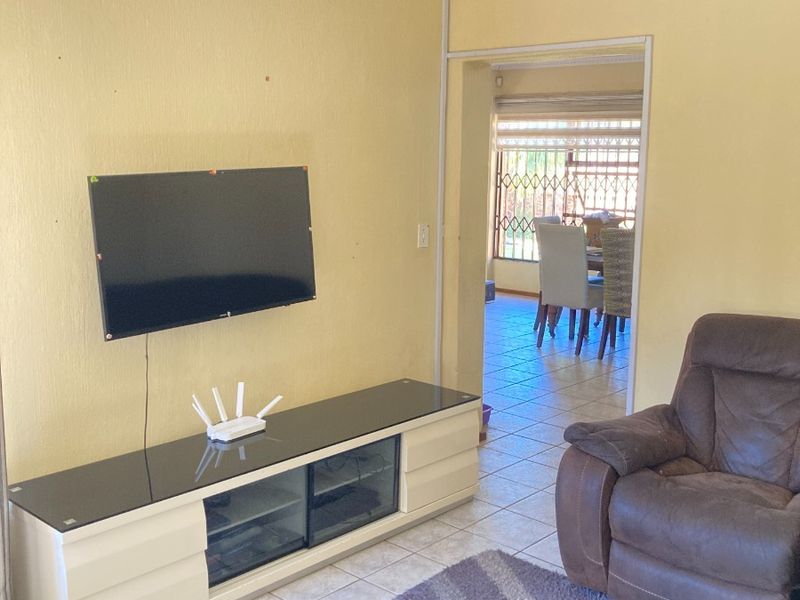 Spacious Family Home in Secured Estate - Photo 7
