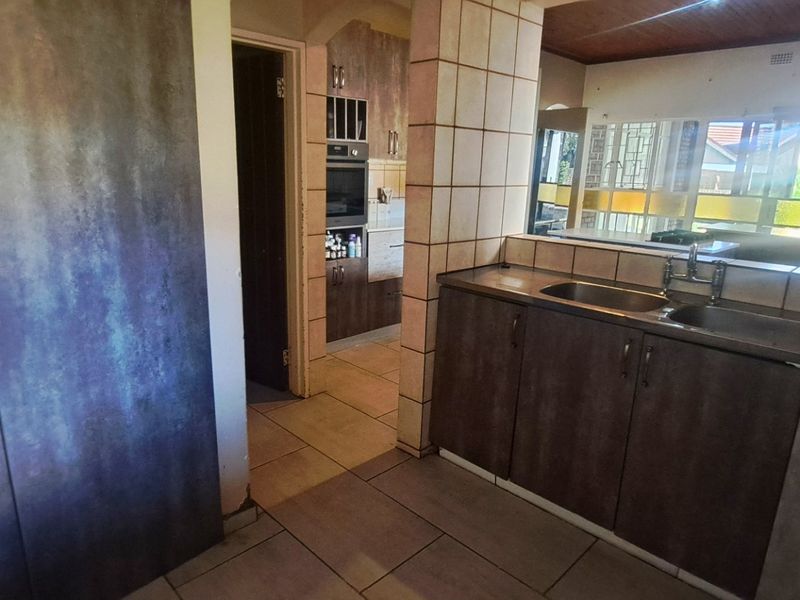 4 beds 3 Baths double garage House For Sale in White River  White River Mpumalanga - Photo 10