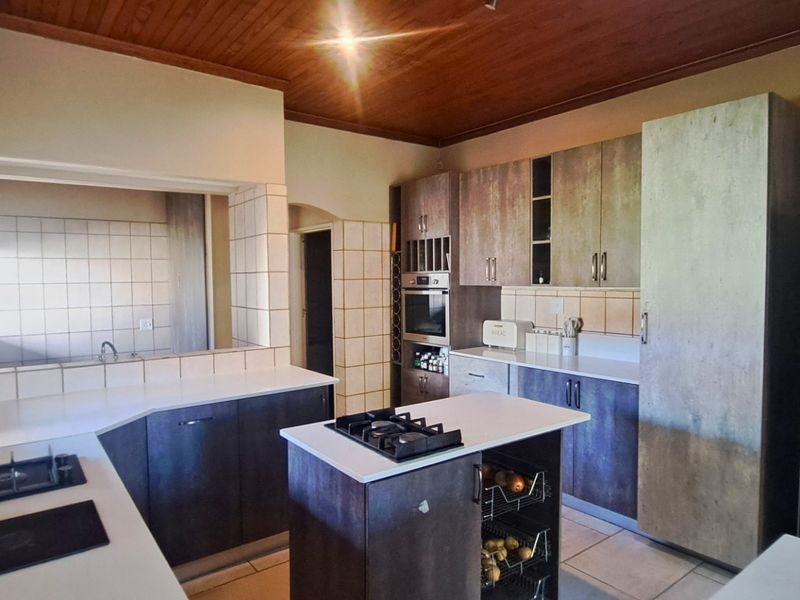 4 beds 3 Baths double garage House For Sale in White River  White River Mpumalanga - Photo 9