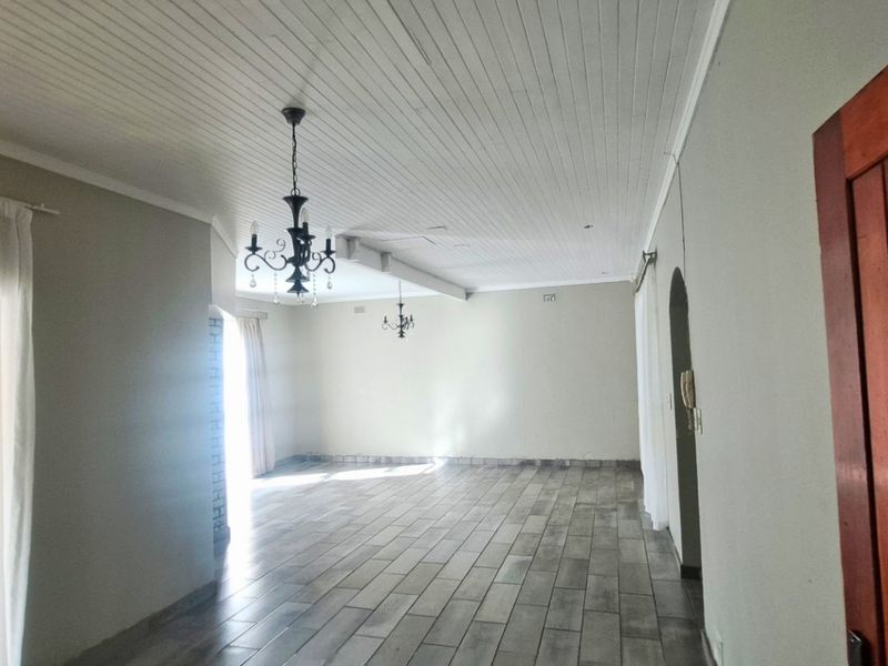4 beds 3 Baths double garage House For Sale in White River  White River Mpumalanga - Photo 5