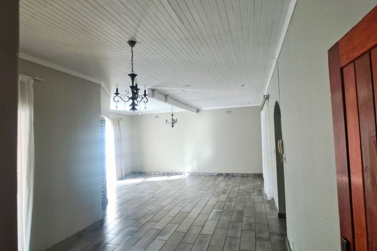 4 beds 3 Baths double garage House For Sale in White River  White River Mpumalanga - Photo 5