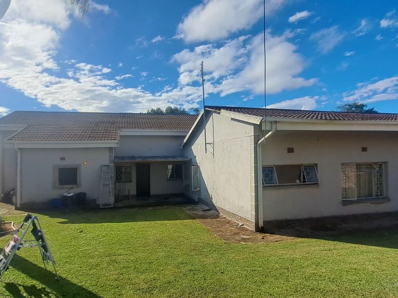 4 beds 3 Baths double garage House For Sale in White River  White River Mpumalanga - Photo 2
