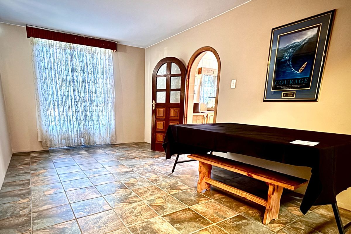 For sale - Modern and Spacious home - Photo 4