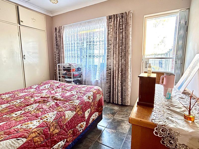 For sale - Modern and Spacious home - Photo 10