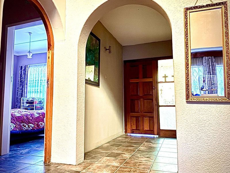 For sale - Modern and Spacious home - Photo 9