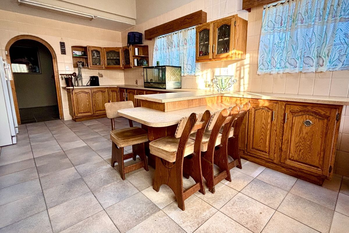 For sale - Modern and Spacious home - Photo 3