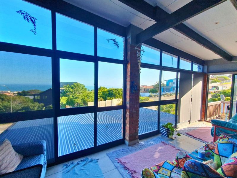 Effortless Coastal Living with Warm Contemporary Character - Photo 5