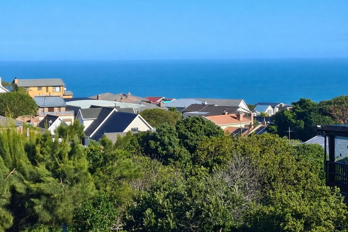 Effortless Coastal Living with Warm Contemporary Character - Photo 2