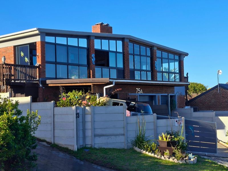 Effortless Coastal Living with Warm Contemporary Character - Photo 3