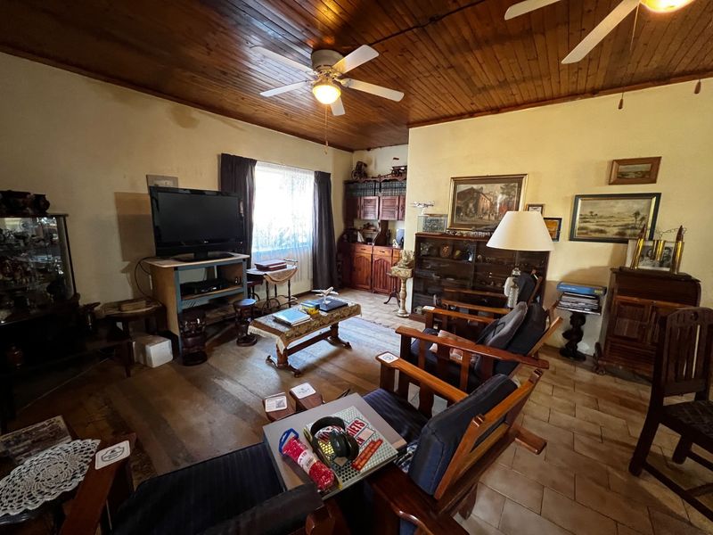 4 bedroom House 3 bathroom For Sale in Wierda Park Centurion - Photo 6