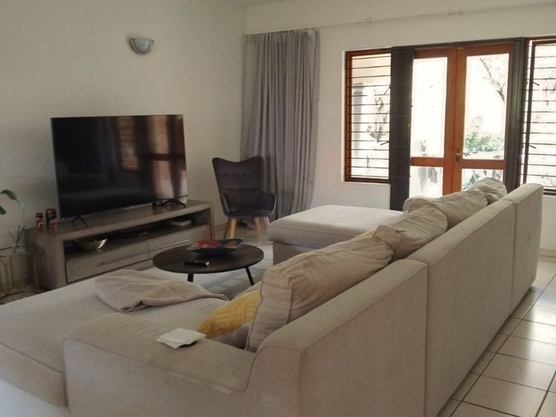 Modern 3 Bedroom Ground Floor Apartment in Secure Lifestyle Estate - Photo 2