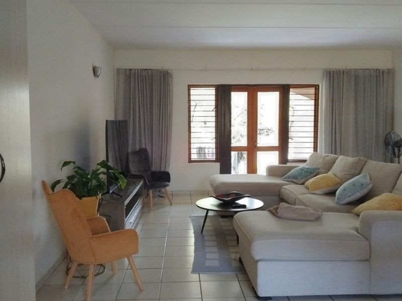 Modern 3 Bedroom Ground Floor Apartment in Secure Lifestyle Estate - Photo 4