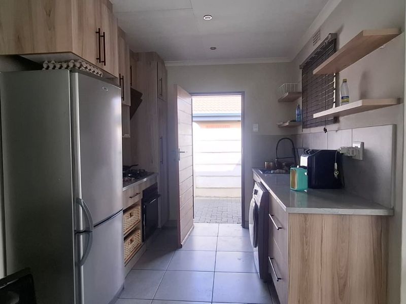 House To Rent in Leopard's Rest Security Estate, Albertsdal, Alberton - Photo 4