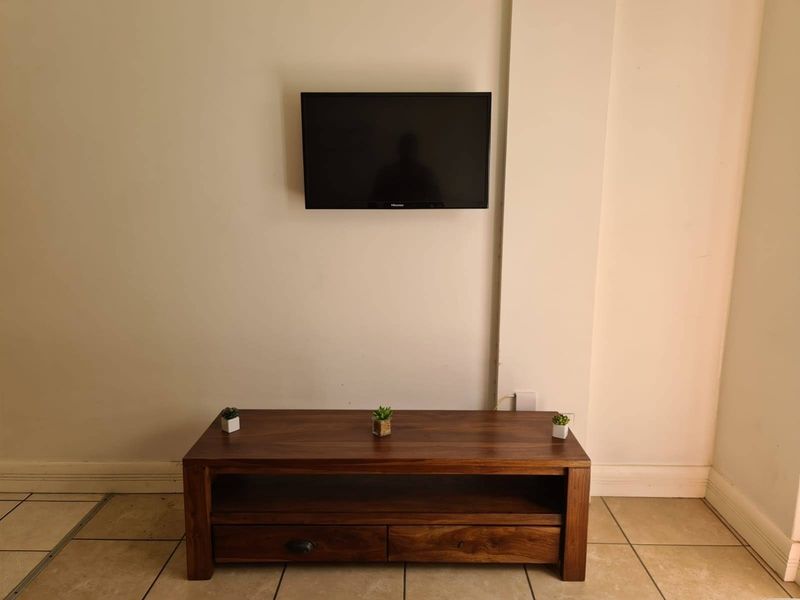 One-bedroom Apartment to Rent at The Square | Cape Town City Centre - Photo 10