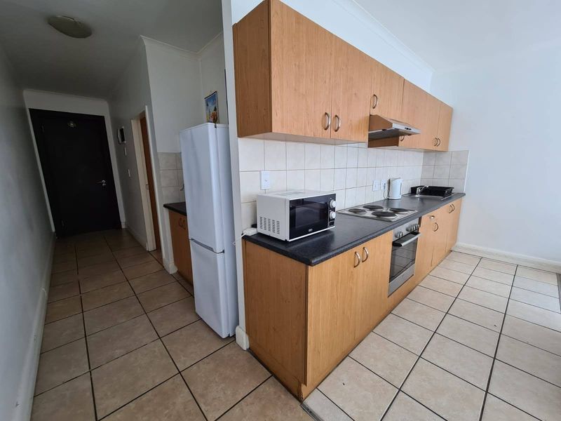 One-bedroom Apartment to Rent at The Square | Cape Town City Centre - Photo 9