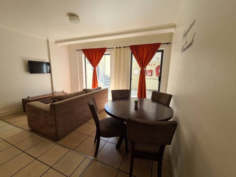 One-bedroom Apartment to Rent at The Square | Cape Town City Centre - Photo 7