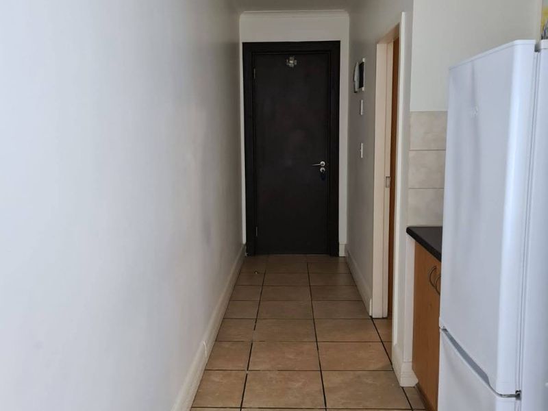 One-bedroom Apartment to Rent at The Square | Cape Town City Centre - Photo 5