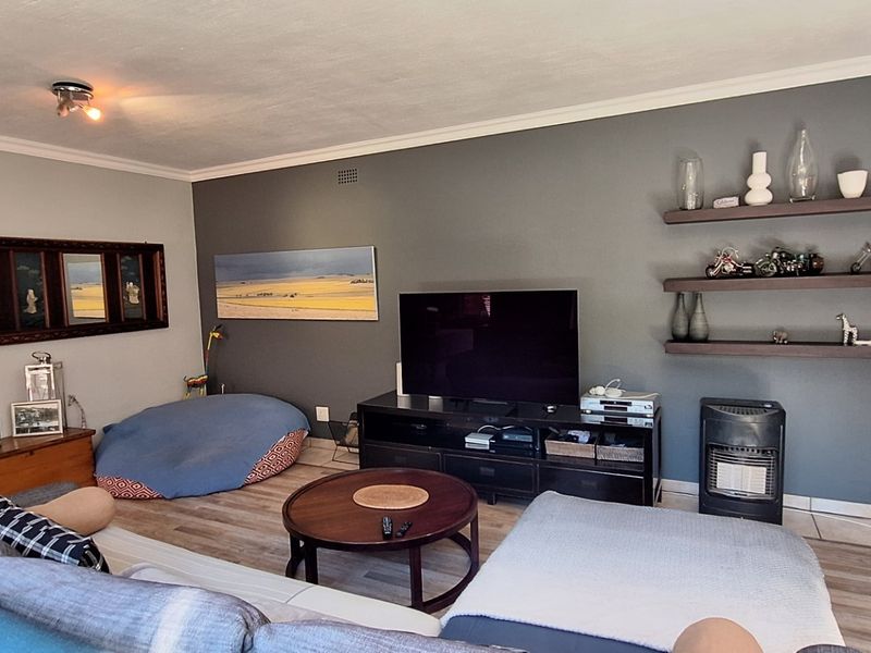Lovely 3 bed townhouse in the heart of Sandton - Photo 5