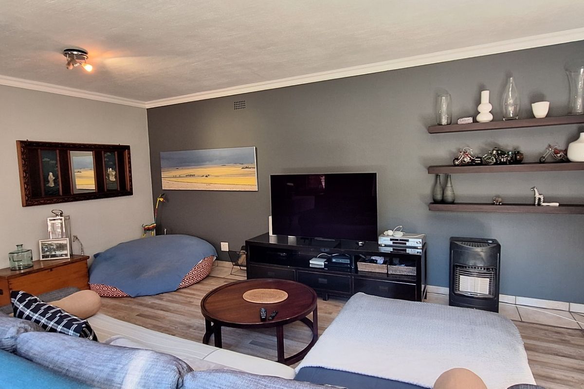 Lovely 3 bed townhouse in the heart of Sandton - Photo 5