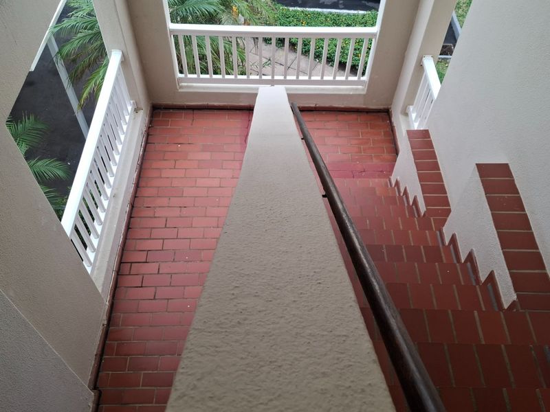 UVONGO STUNNING FULLY FURNISHED BEACHFRONT APARTMENT WITH AMAZING SEAVIEWS FOR SALE , UVONGO BEACH - Photo 6