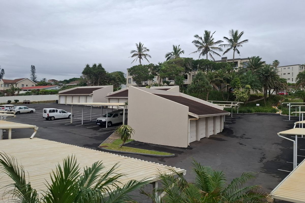 UVONGO STUNNING FULLY FURNISHED BEACHFRONT APARTMENT WITH AMAZING SEAVIEWS FOR SALE , UVONGO BEACH - Photo 5