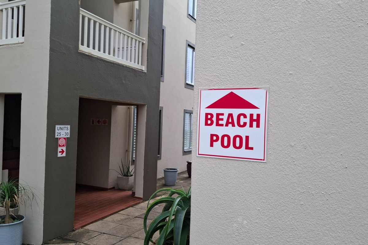 UVONGO STUNNING FULLY FURNISHED BEACHFRONT APARTMENT WITH AMAZING SEAVIEWS FOR SALE , UVONGO BEACH - Photo 4