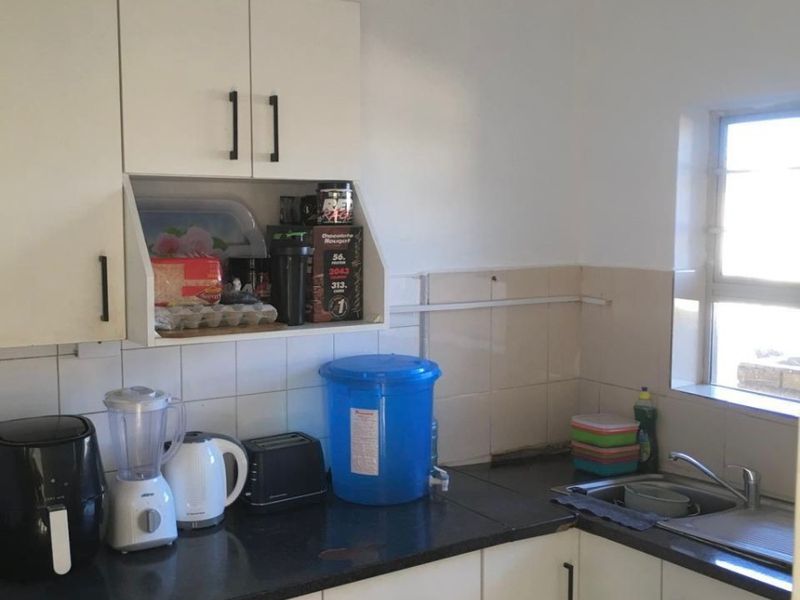 Apartment For Sale in Port Elizabeth Central, Port Elizabeth - Photo 3