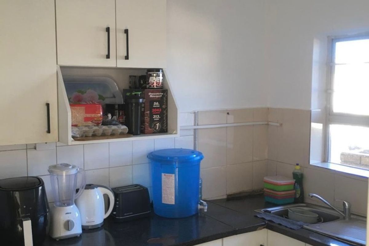Apartment For Sale in Port Elizabeth Central, Port Elizabeth - Photo 3