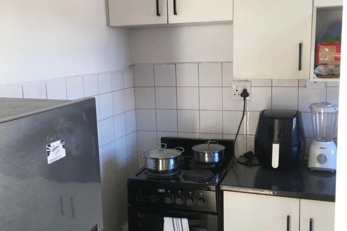 Apartment For Sale in Port Elizabeth Central, Port Elizabeth - Photo 4